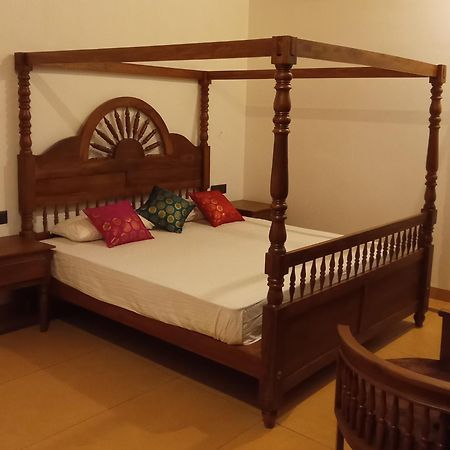 Shantitheeram Ayurveda Lakeside Heritage Resort Alappuzha Exterior photo