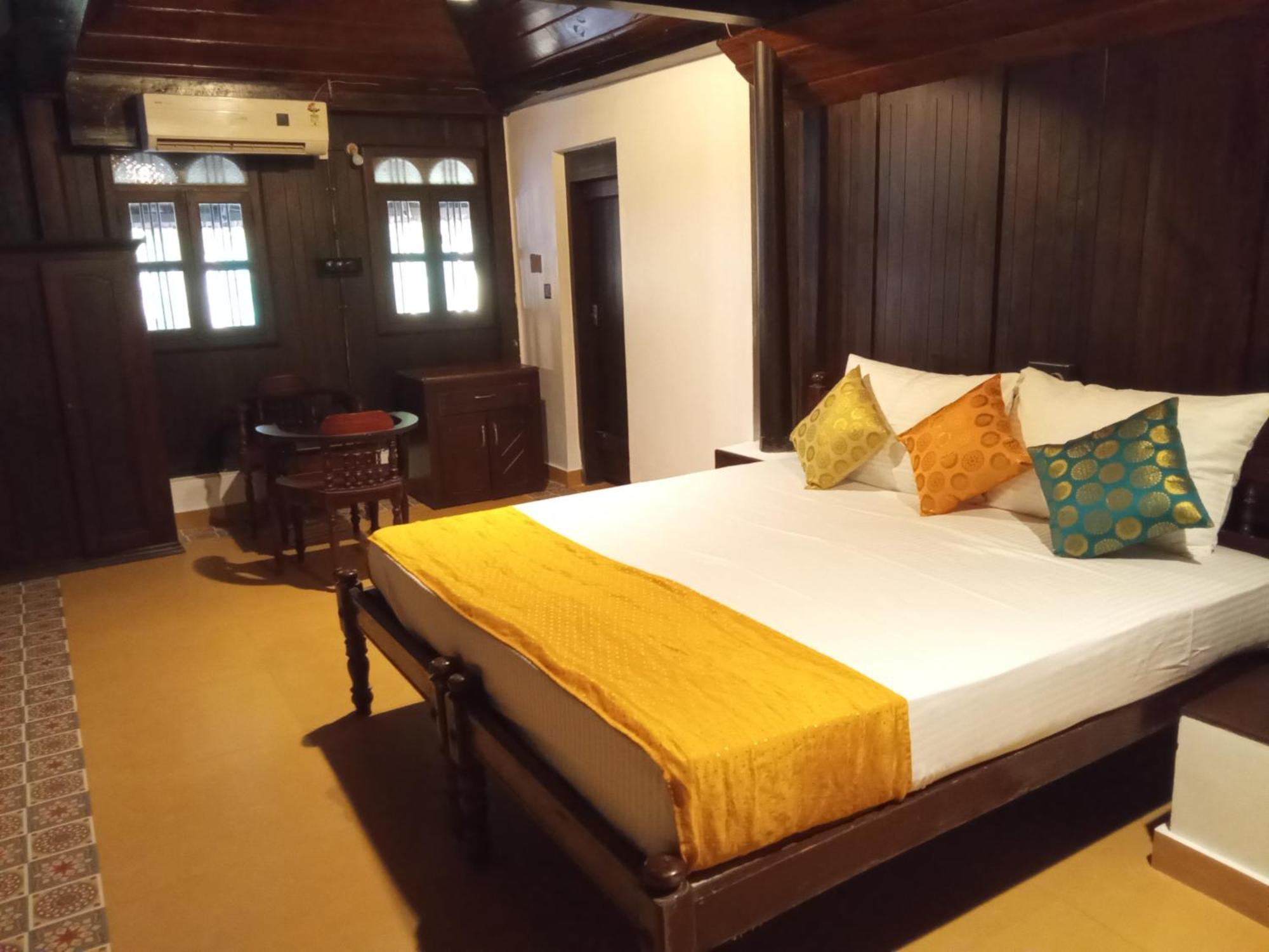 Shantitheeram Ayurveda Lakeside Heritage Resort Alappuzha Exterior photo